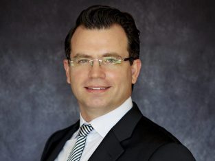 Loan Officer Chris Walker